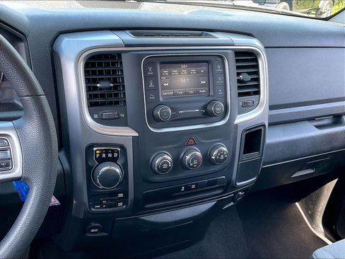 Used 2024 RAM 1500 Classic SLT AWD/4WD image 17