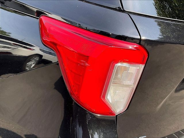 Used 2022 Ford Explorer XLT AWD/4WD image 33