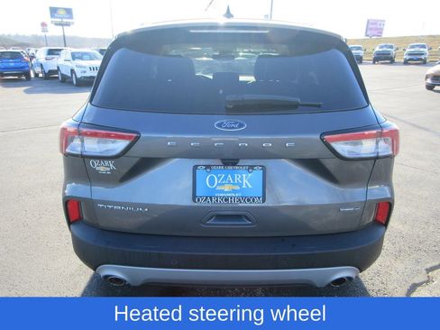 Used 2022 Ford Escape Titanium image 4