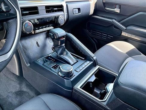 Used 2025 Toyota Tacoma TRD Sport AWD/4WD image 20