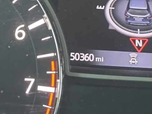 Used 2019 Nissan Pathfinder SL AWD/4WD image 18