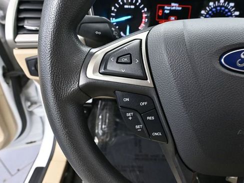 Used 2016 Ford Fusion SE FWD image 26