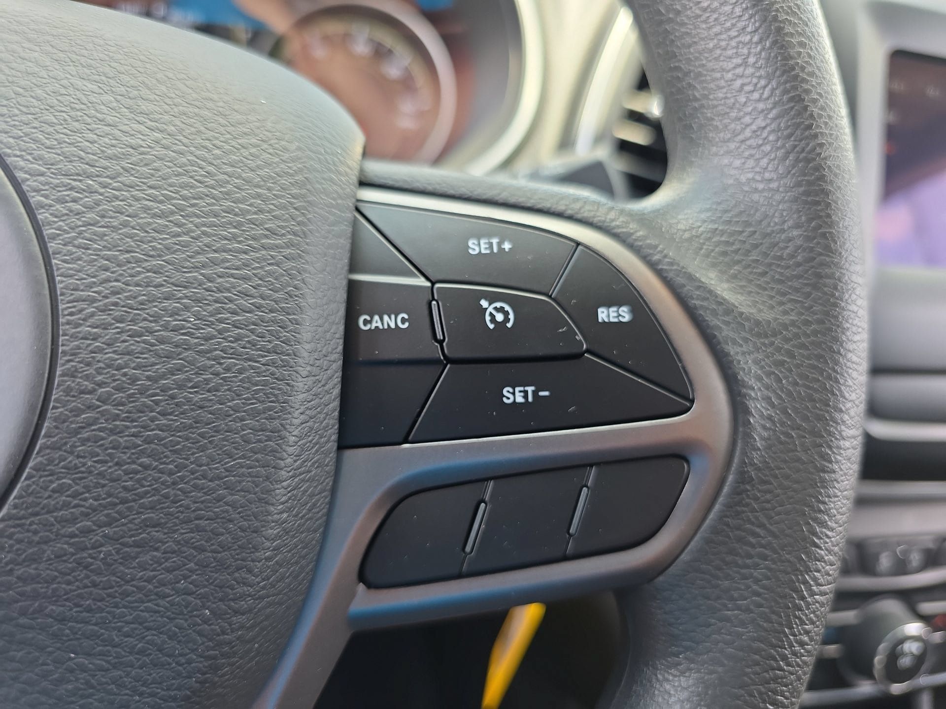 Used 2021 Jeep Cherokee Latitude FWD image 20