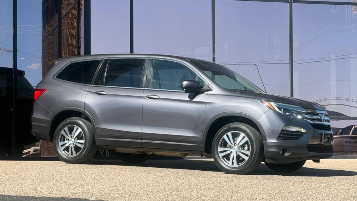 Used 2017 Honda Pilot EX image 21