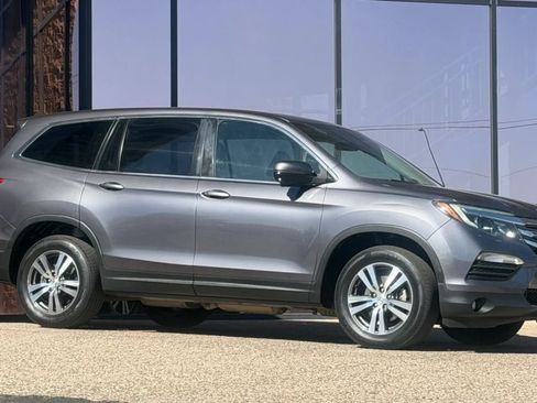 Used 2017 Honda Pilot EX image 21