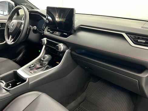 Used 2025 Toyota RAV4 XSE w/ Premium Package image 25