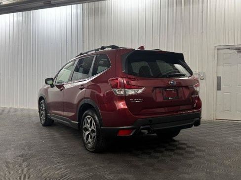 Used 2020 Subaru Forester Premium w/ Popular Package #1 AWD/4WD image 3
