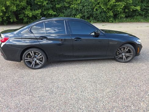 Used 2023 BMW 330i xDrive Sedan w/ Premium Package AWD/4WD image 18