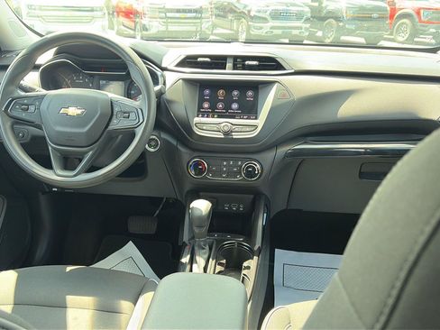 Used 2023 Chevrolet TrailBlazer LT FWD image 18