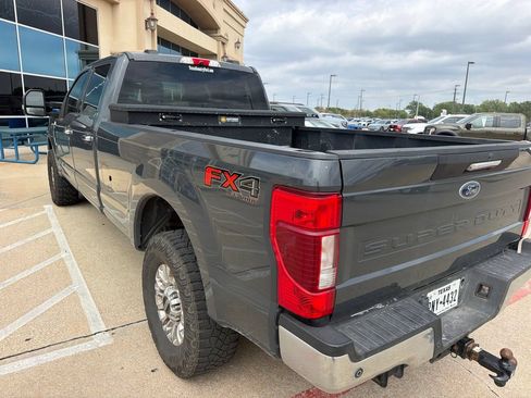 Used 2021 Ford F250 XLT w/ XLT Premium Package AWD/4WD image 3