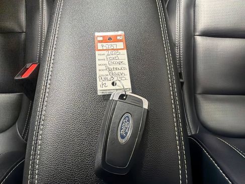 Used 2023 Ford Escape Platinum AWD/4WD image 59