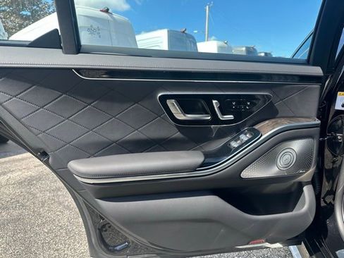 Used 2026 Mercedes-Benz S 580 4MATIC Sedan image 14