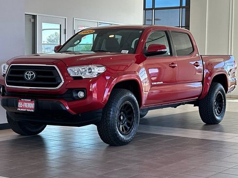 Used 2020 Toyota Tacoma SR5 w/ Technology Package AWD/4WD image 8