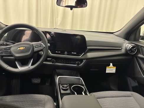 New 2026 Chevrolet Equinox LT FWD image 17
