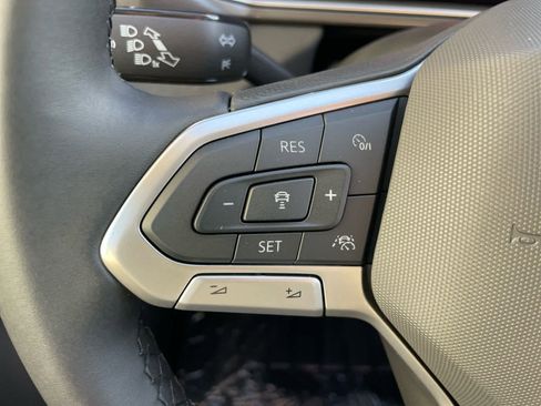 New 2026 Volkswagen Taos SE FWD image 31