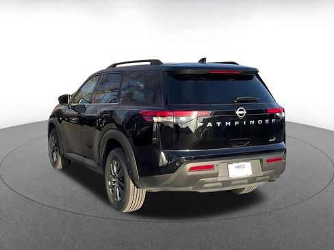 Used 2025 Nissan Pathfinder SV image 11