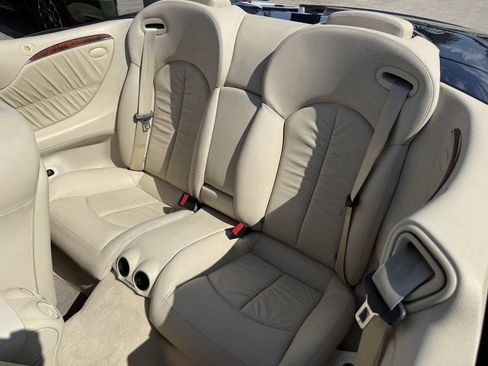 Used 2007 Mercedes-Benz CLK 350 Cabriolet image 12