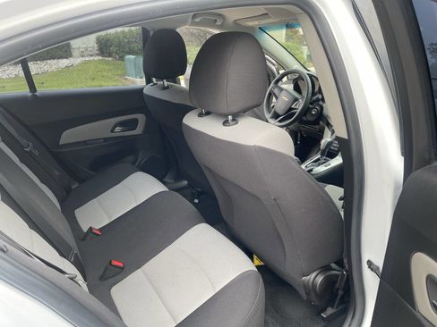 Used 2015 Chevrolet Cruze LS image 19