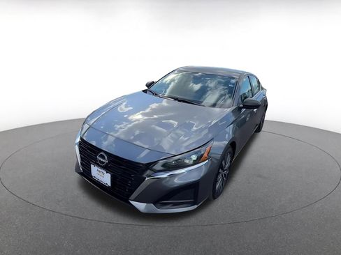 Used 2025 Nissan Altima 2.5 SV image 7