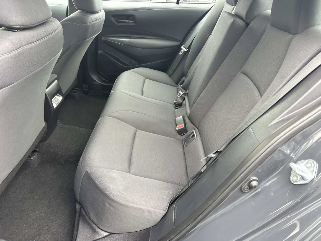 Used 2025 Toyota Corolla LE FWD image 12