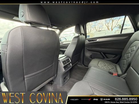 Used 2025 Volkswagen Atlas Cross Sport SE AWD/4WD image 27