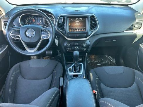 Used 2017 Jeep Cherokee Latitude FWD image 25