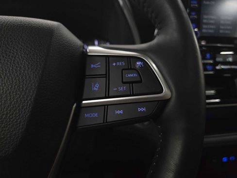 Used 2022 Toyota Highlander Limited AWD/4WD image 35