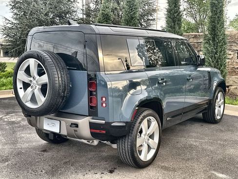 Used 2025 Land Rover Defender 110 X-Dynamic SE AWD/4WD image 5