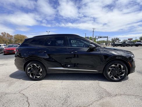 Used 2023 Kia Sportage SX image 2