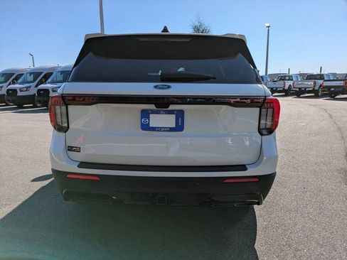 New 2026 Ford Explorer ST-Line w/ ST-Line Street Pack image 5