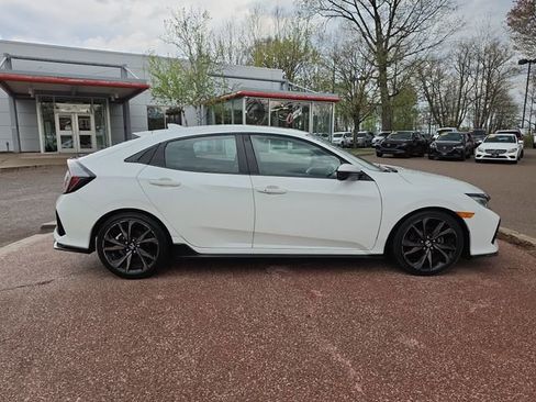 Used 2018 Honda Civic Sport Touring image 9