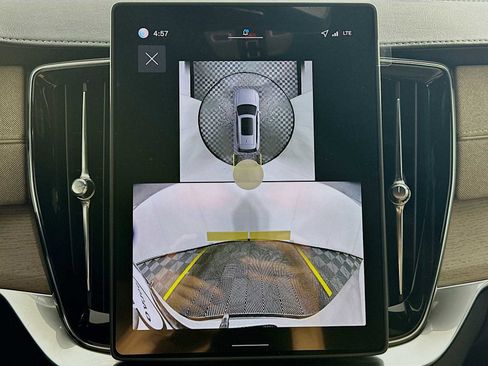 New 2026 Volvo XC90 B6 Plus w/ Protection Package Premier image 15