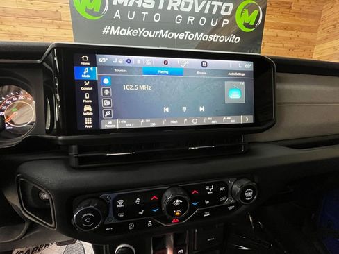 Used 2024 Jeep Wrangler Sport AWD/4WD image 19