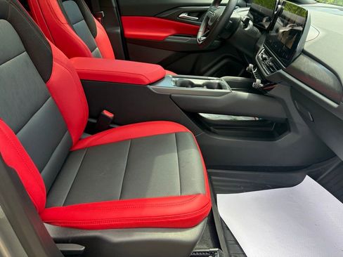 New 2026 Chevrolet Equinox EV RS AWD/4WD image 35