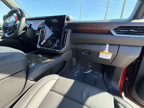 New 2026 GMC Yukon XL Denali image 32