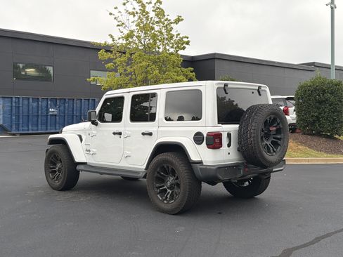 Used 2020 Jeep Wrangler Unlimited Sahara AWD/4WD image 12