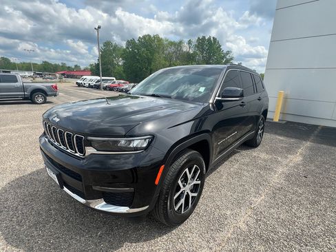 Used 2025 Jeep Grand Cherokee L Limited image 5