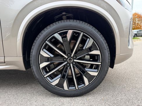 New 2026 Volvo XC90 B5 Core image 7