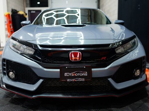 Used 2019 Honda Civic Type R image 10