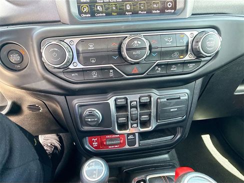 Used 2021 Jeep Gladiator Mojave image 17