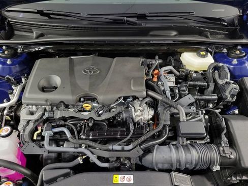 Used 2025 Toyota Camry SE image 13