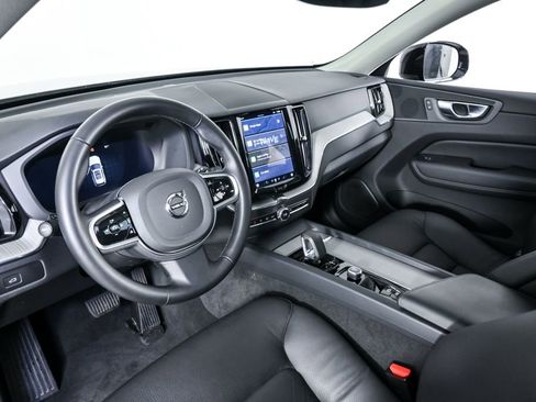 Certified 2025 Volvo XC60 B5 Plus image 6