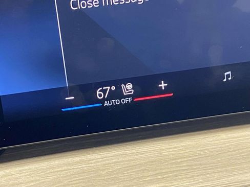 Used 2025 BMW 330i xDrive Sedan w/ Convenience Package image 28