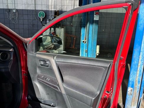 Used 2017 Toyota RAV4 LE image 21