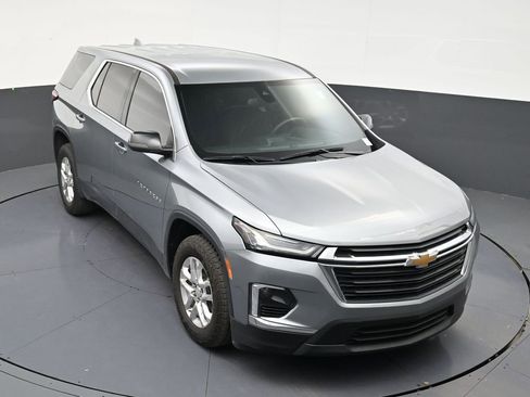 Used 2023 Chevrolet Traverse LS FWD image 18