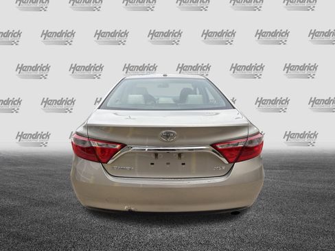 Used 2017 Toyota Camry XLE image 9