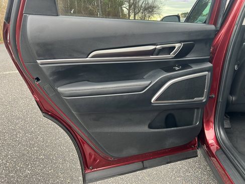 Used 2024 Kia Telluride S image 25