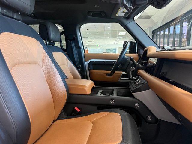 Used 2024 Land Rover Defender 110 X-Dynamic SE AWD/4WD image 11