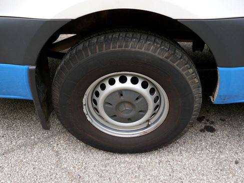 Used 2020 Mercedes-Benz Sprinter 2500 image 11