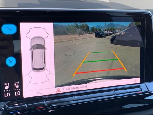 Used 2024 Volkswagen Atlas Cross Sport SE image 17